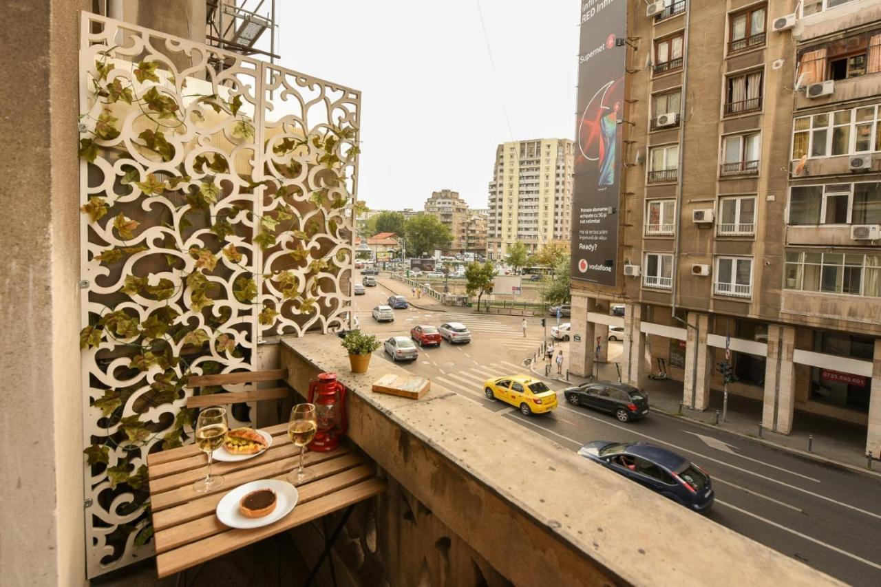 Appartamento Vintage Elegance, Modern Comfort: 1br Overlooking Calea Victoriei Bucarest