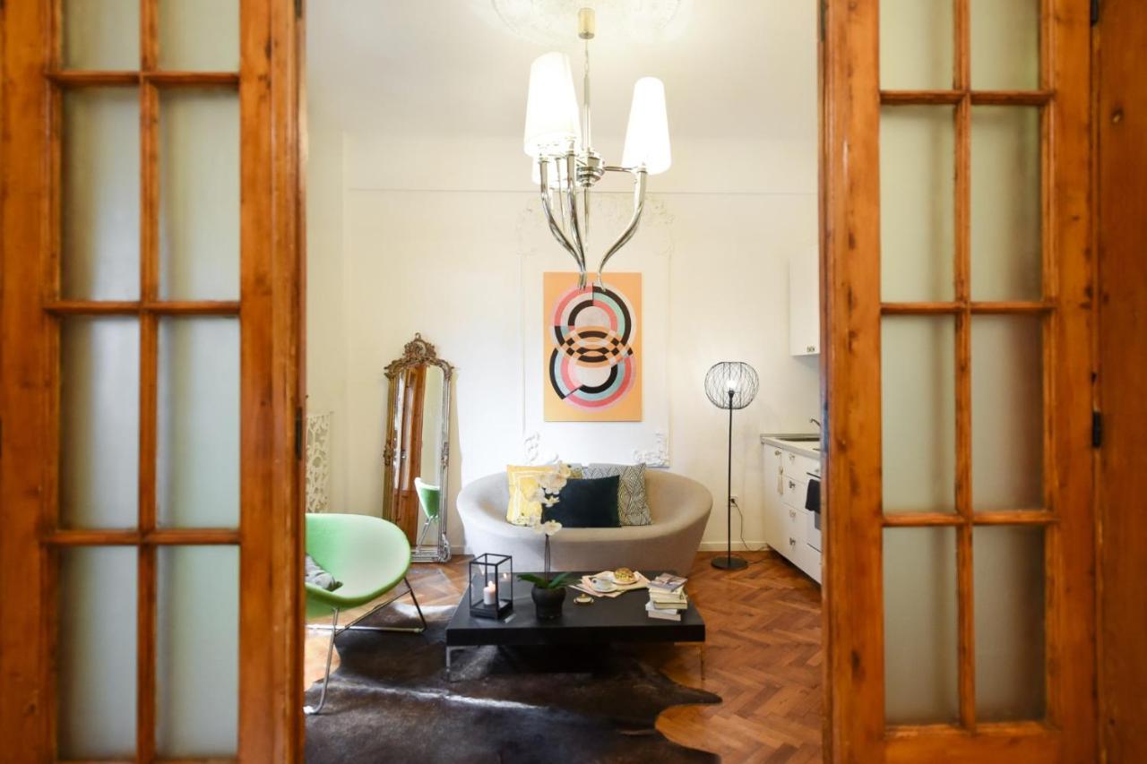 Appartamento Vintage Elegance, Modern Comfort: 1br Overlooking Calea Victoriei