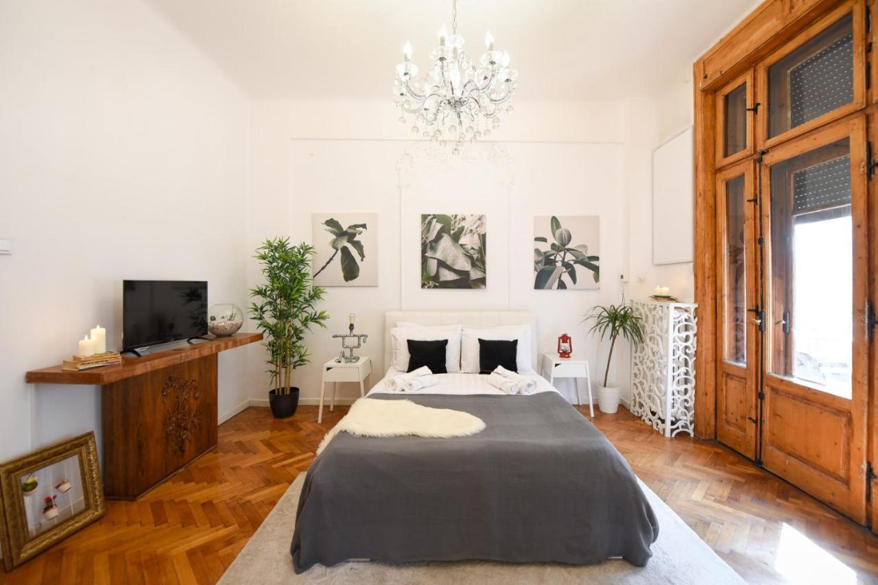Appartamento Vintage Elegance, Modern Comfort: 1br Overlooking Calea Victoriei *