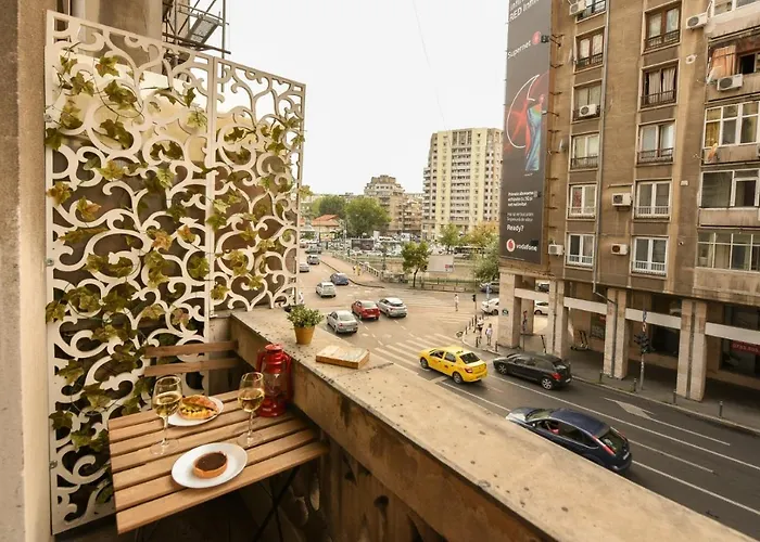 Vintage Elegance, Modern Comfort: 1Br Apartment Overlooking Calea Victoriei